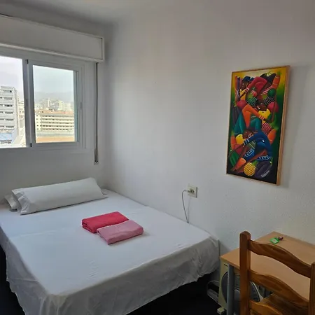 Privada Centro Cerca Tren Maria Zambrano Y Playa Muy Buena Conexion Wifi Проживание в семье