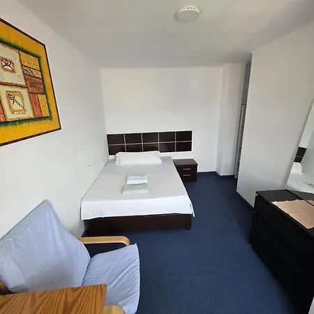 Privada Centro Cerca Tren Maria Zambrano Y Playa Muy Buena Conexion Wifi Проживание в семье Малага