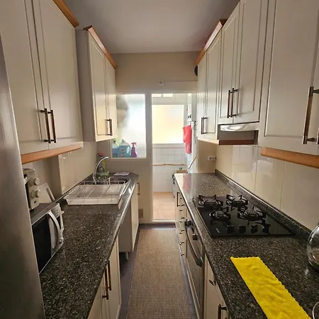 Privada Centro Cerca Tren Maria Zambrano Y Playa Muy Buena Conexion Wifi Проживание в семье Малага