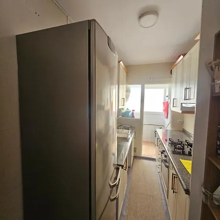Privada Centro Cerca Tren Maria Zambrano Y Playa Muy Buena Conexion Wifi Проживание в семье Малага