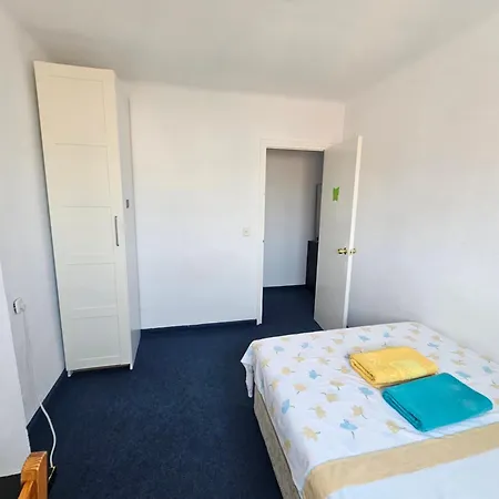 Privada Centro Cerca Tren Maria Zambrano Y Playa Muy Buena Conexion Wifi 홈스테이