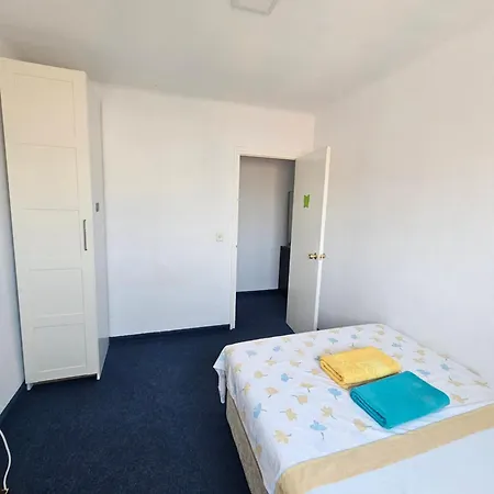 Privada Centro Cerca Tren Maria Zambrano Y Playa Muy Buena Conexion Wifi *