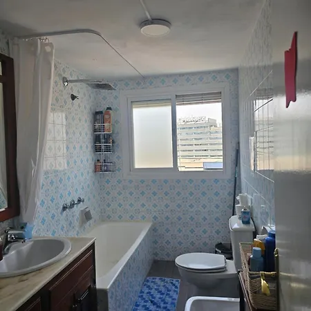 Privada Centro Cerca Tren Maria Zambrano Y Playa Muy Buena Conexion Wifi 홈스테이 *